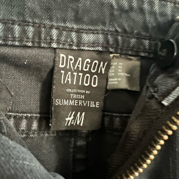 Trish Summerville H&M Dragon Tattoo Distressed Denim Mini Skirt biker millenium - Picture 4 of 4